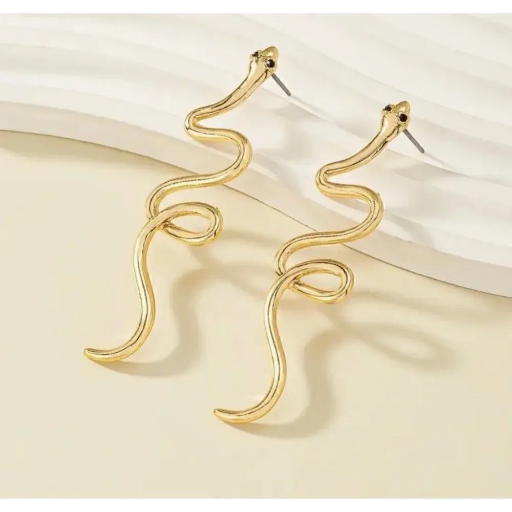 🐍 Stunning shiny gold slithery snake earrings 🐍